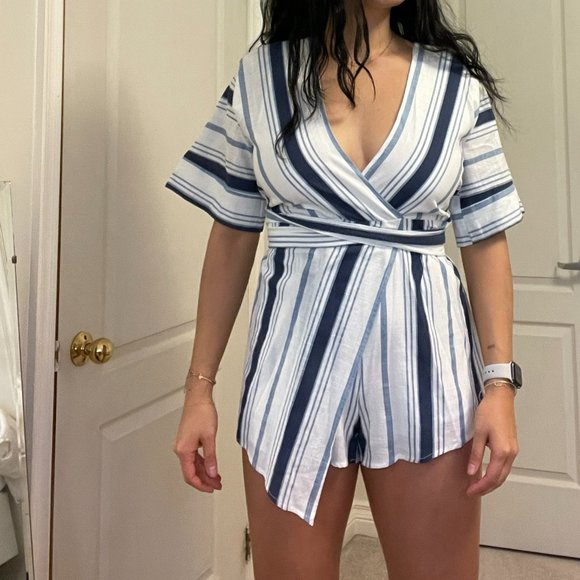 Striped Skort Romper NWT - Size 10 (Australia) or M (US) - Picture 1 of 4